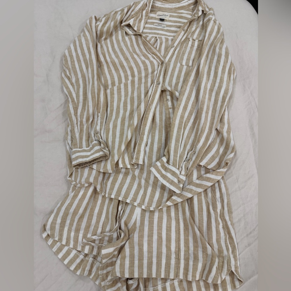 Universal Thread Beige and White Striped Top and short set